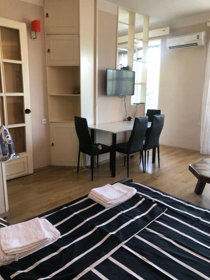Cozy Apartment With Balcony Tbilisi Exterior photo